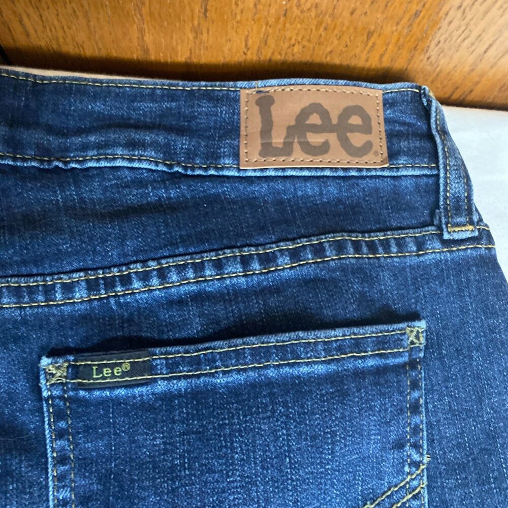 Lee Mid Rise Denim Capri Jeans Women's 12 Blue Cotton Blend - Picture 8 of 8